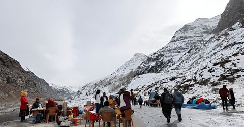 Explore the Beauty of Manali with Exceptional Family & Couples Tour Packages!