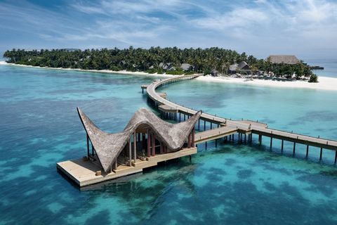 Luxury Hotel Guide: Popular Destinations and Must-Know Travel Information