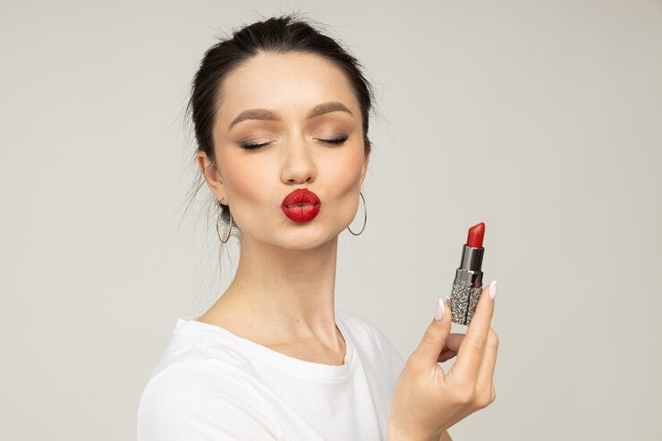 Discover the Science Behind Lipstick Ingredients and Formulation